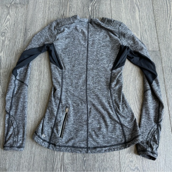 Lululemon Star Runner Long Sleeve in Black Size 6 - Picture 6 of 8